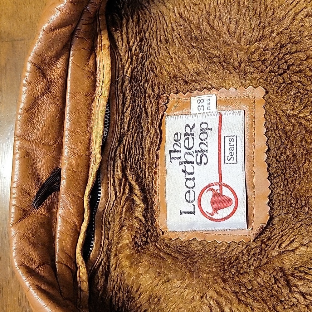 *VINTAGE* 1970s Genuine Leather Bomber Jacket •The Leather Shop by Sears - Picture 5 of 11
